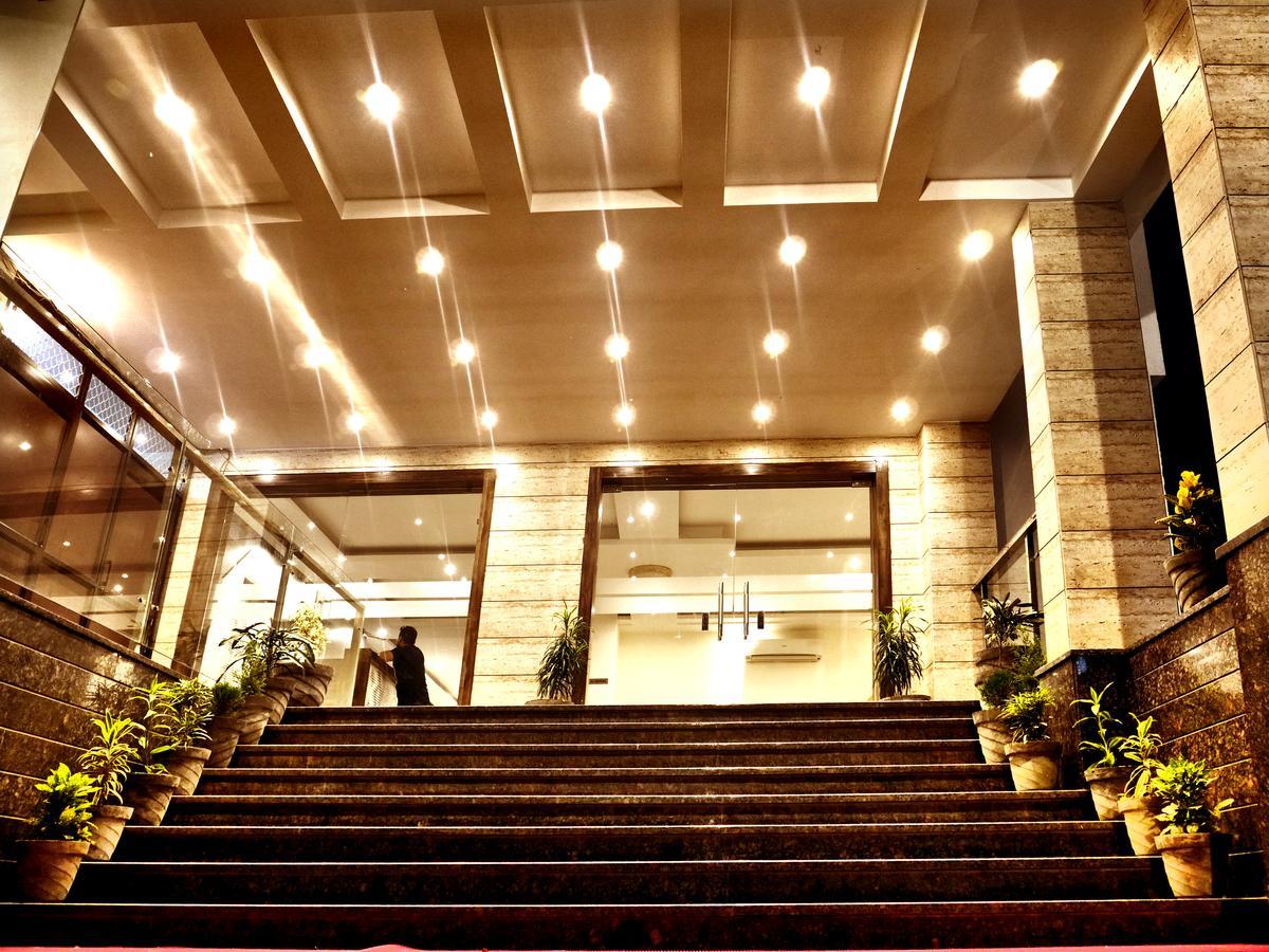 Hotel Trance Ganga Tapovan Exterior foto